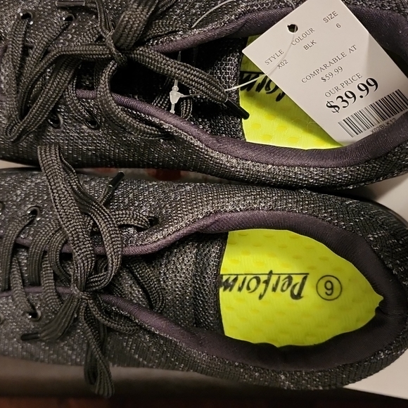 New Perform new lightweight runnig shoes - Picture 4 of 6